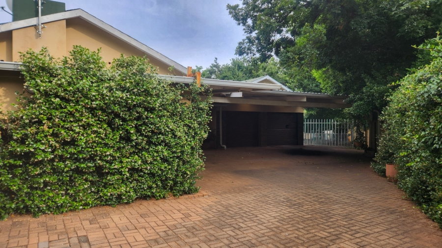 4 Bedroom Property for Sale in Flamwood North West